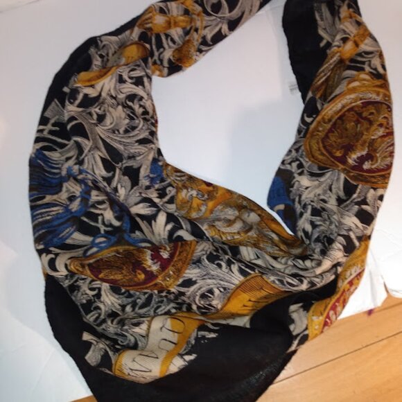 Echo: Multi color 100% Wool scarf. Measures approx. 32.5"x34". - Picture 4 of 6